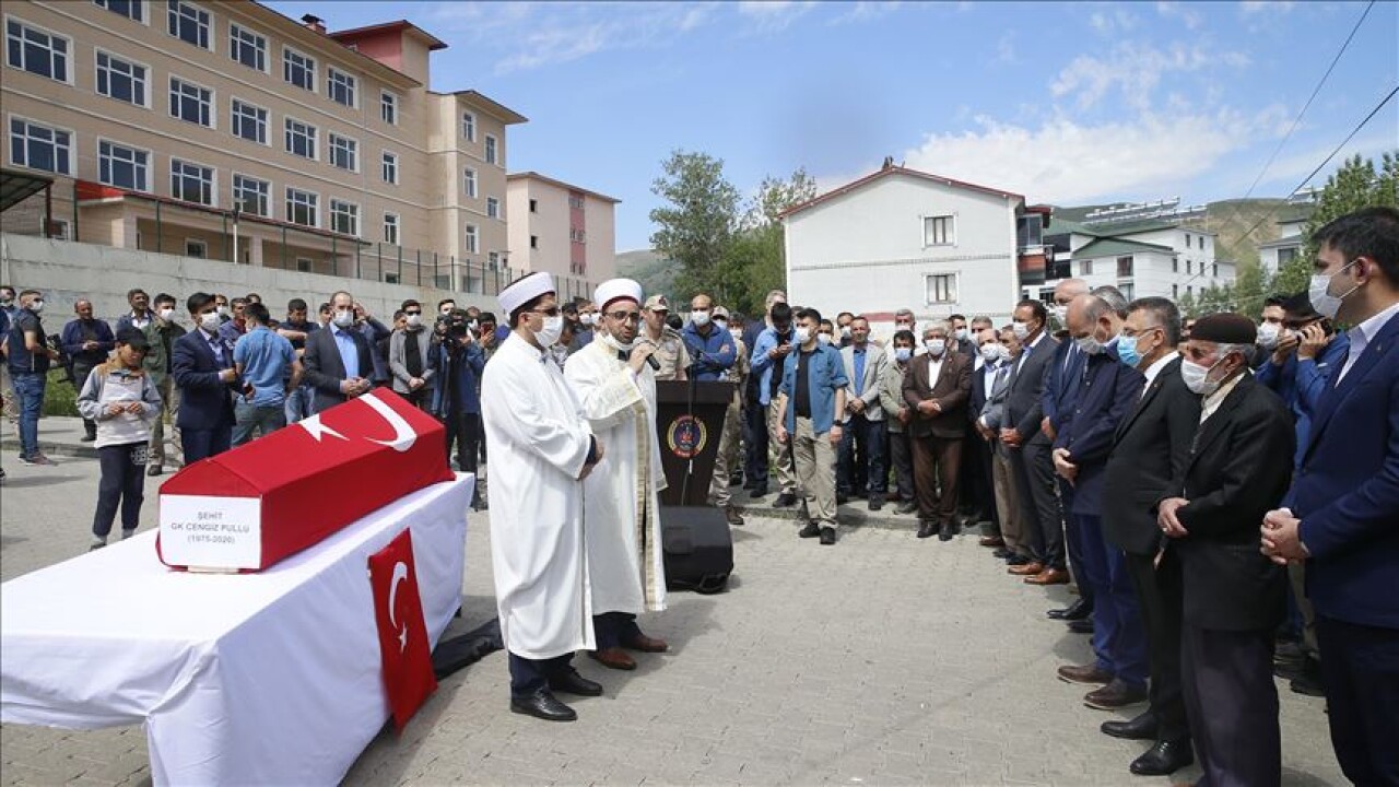 Bingöl'deki depremde şehit olan güvenlik korucusu Cengiz Pullu için tören