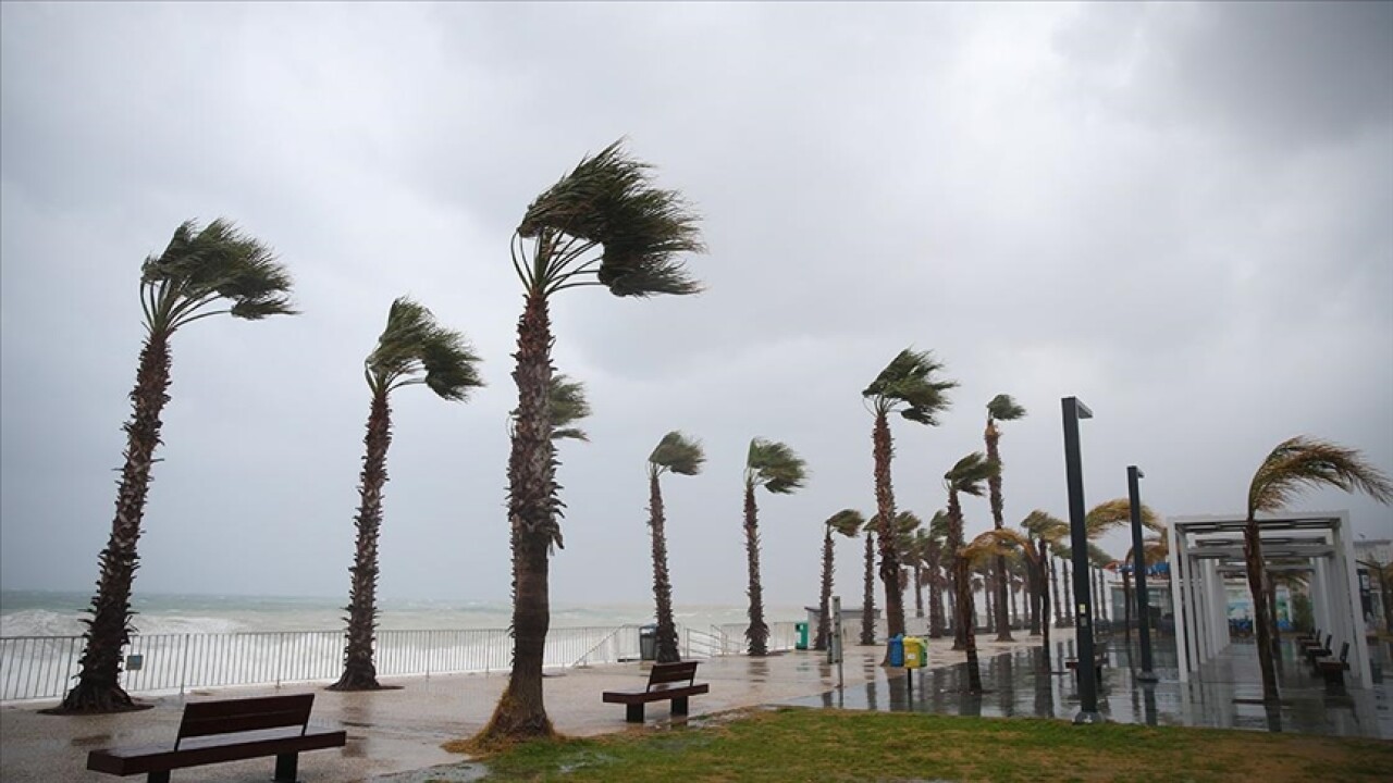 Antalya ve çevresi için gök gürültülü sağanak uyarısı