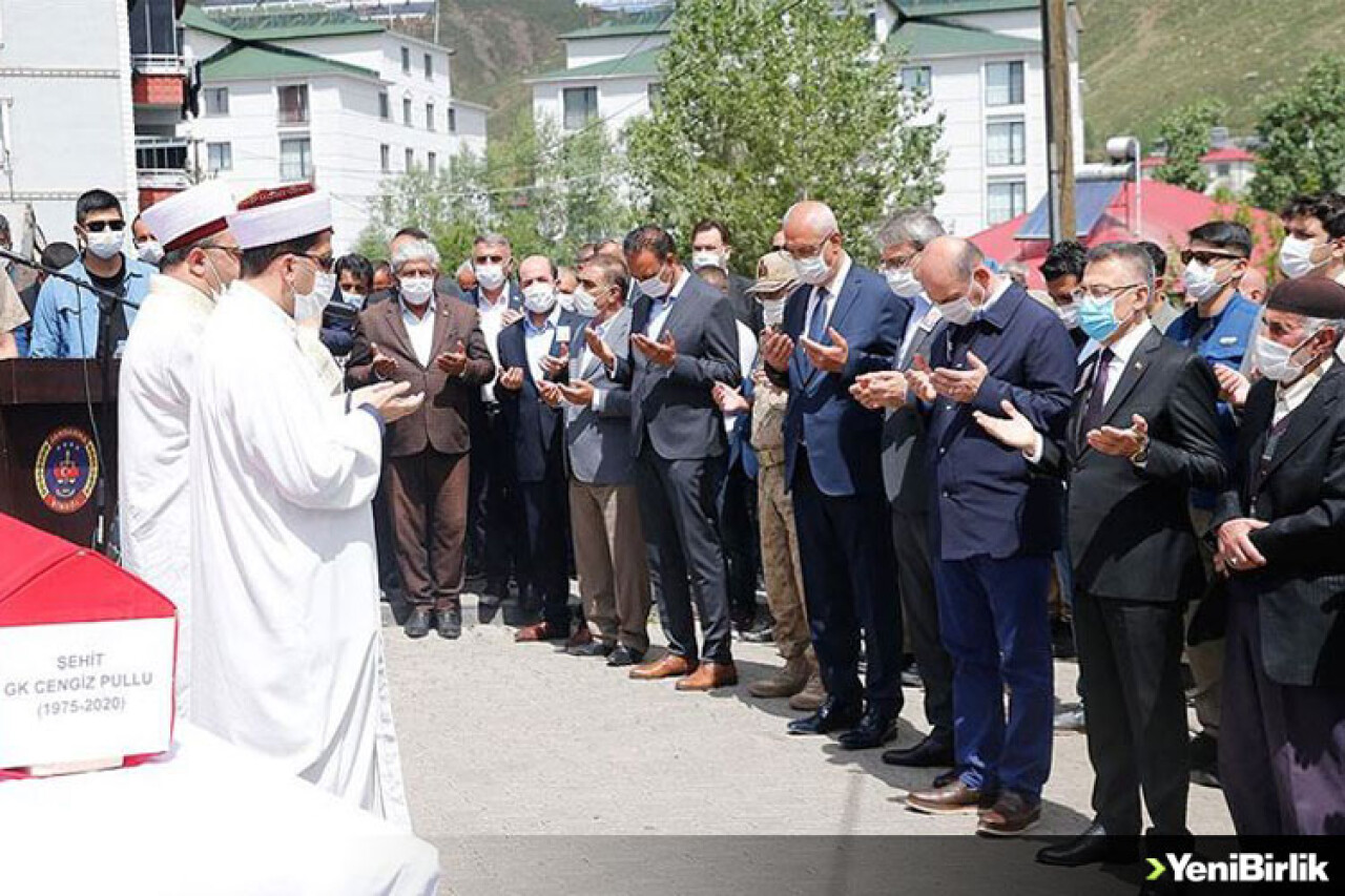 Bingöl'deki depremde şehit olan güvenlik korucusu son yolculuğuna uğurlandı