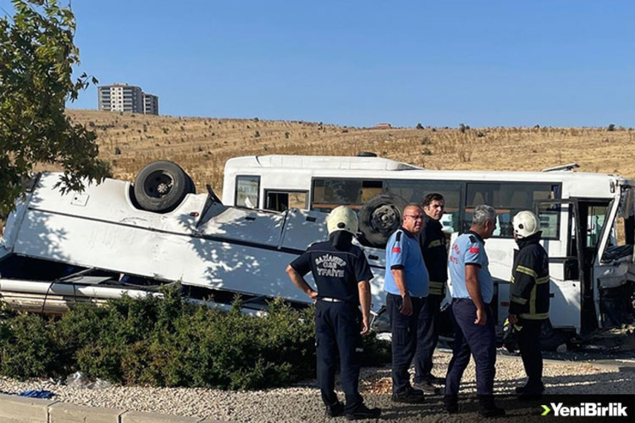 Gaziantep'te 2 işçi servisinin çarpıştı