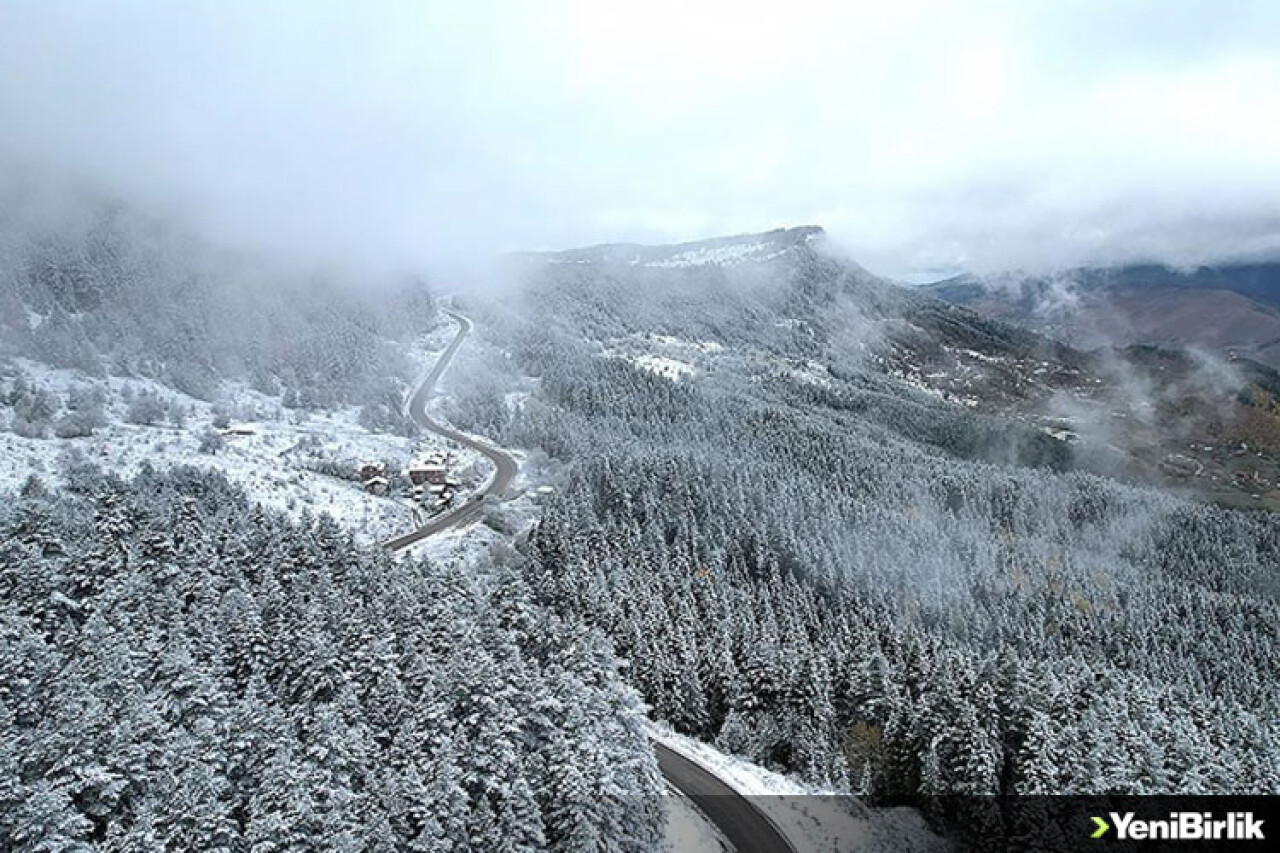 Kastamonu ormanlarında sonbahar ve kış güzelliği bir arada yaşanıyor