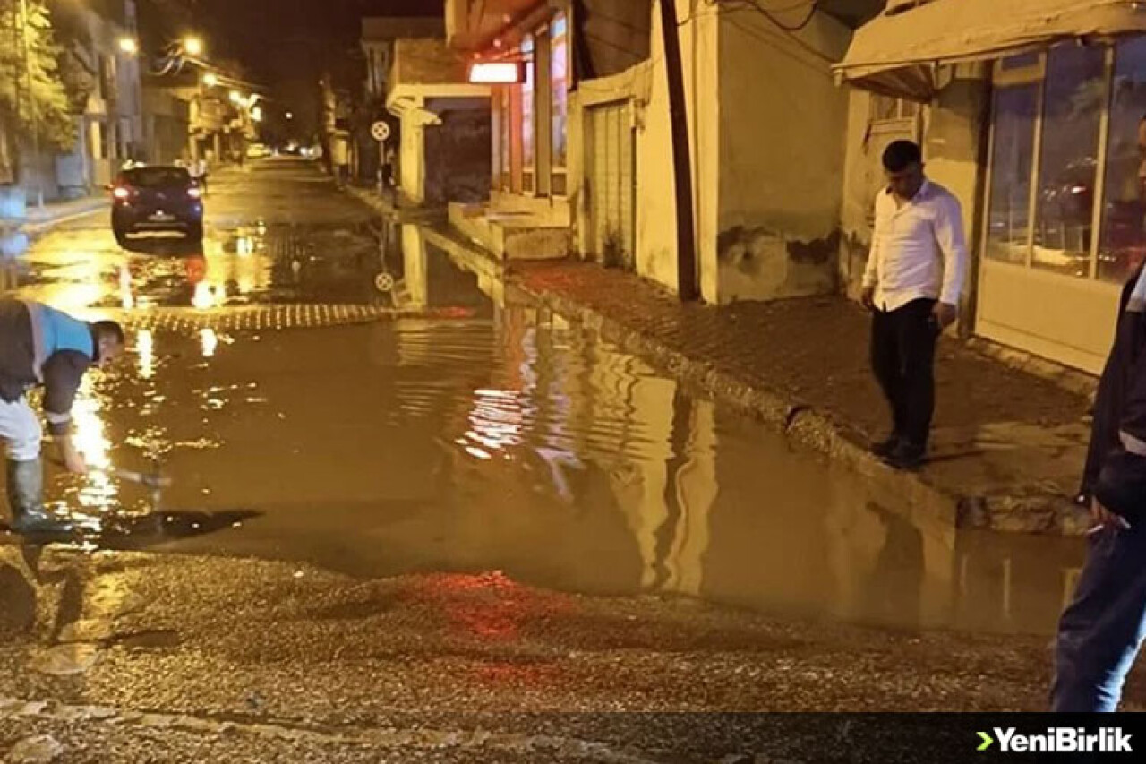 Şanlıurfa'da sağanak su baskınlarına neden oldu