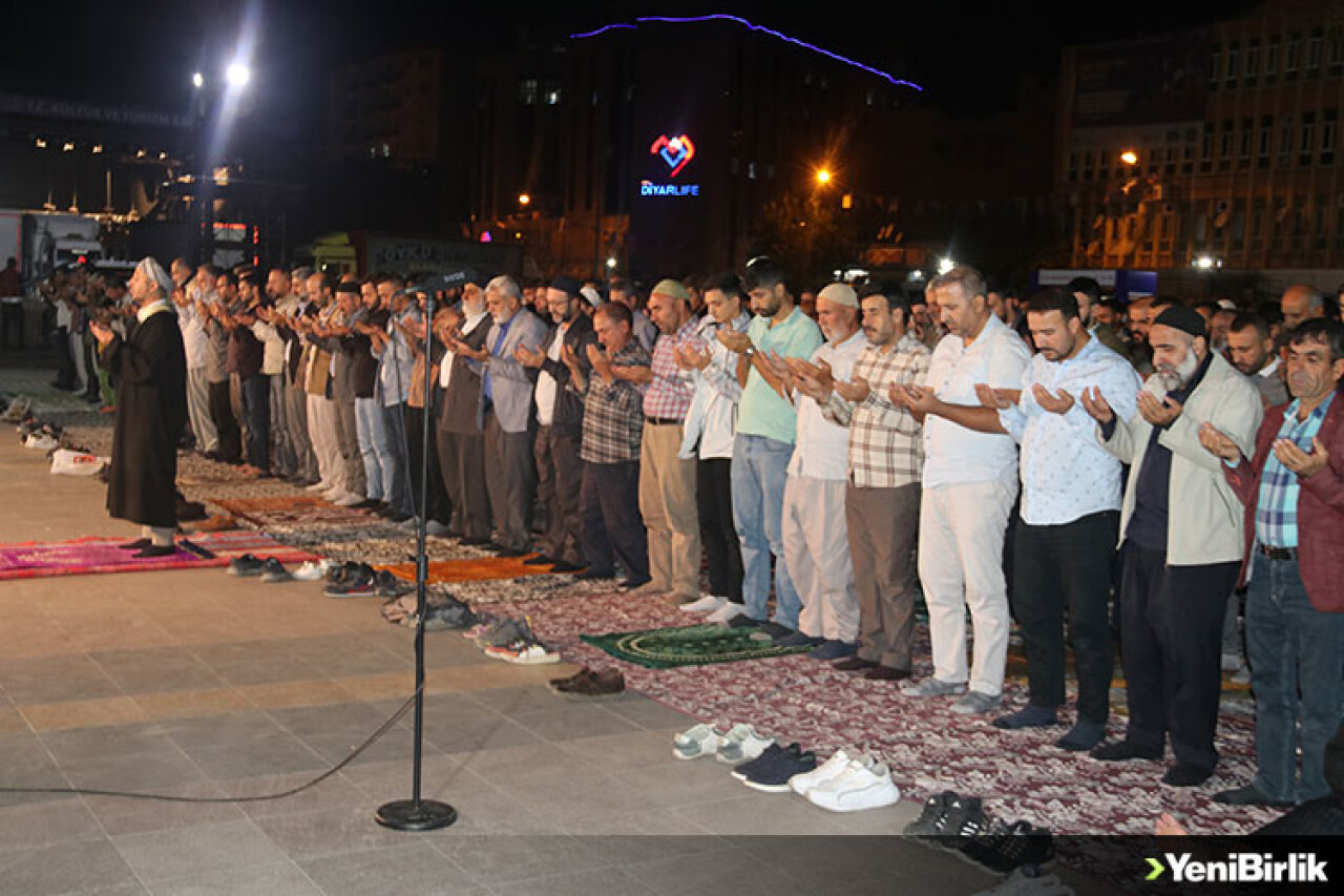 ​Diyarbakır'da Filistin'de ölenler için gıyabi cenaze namazı kılındı