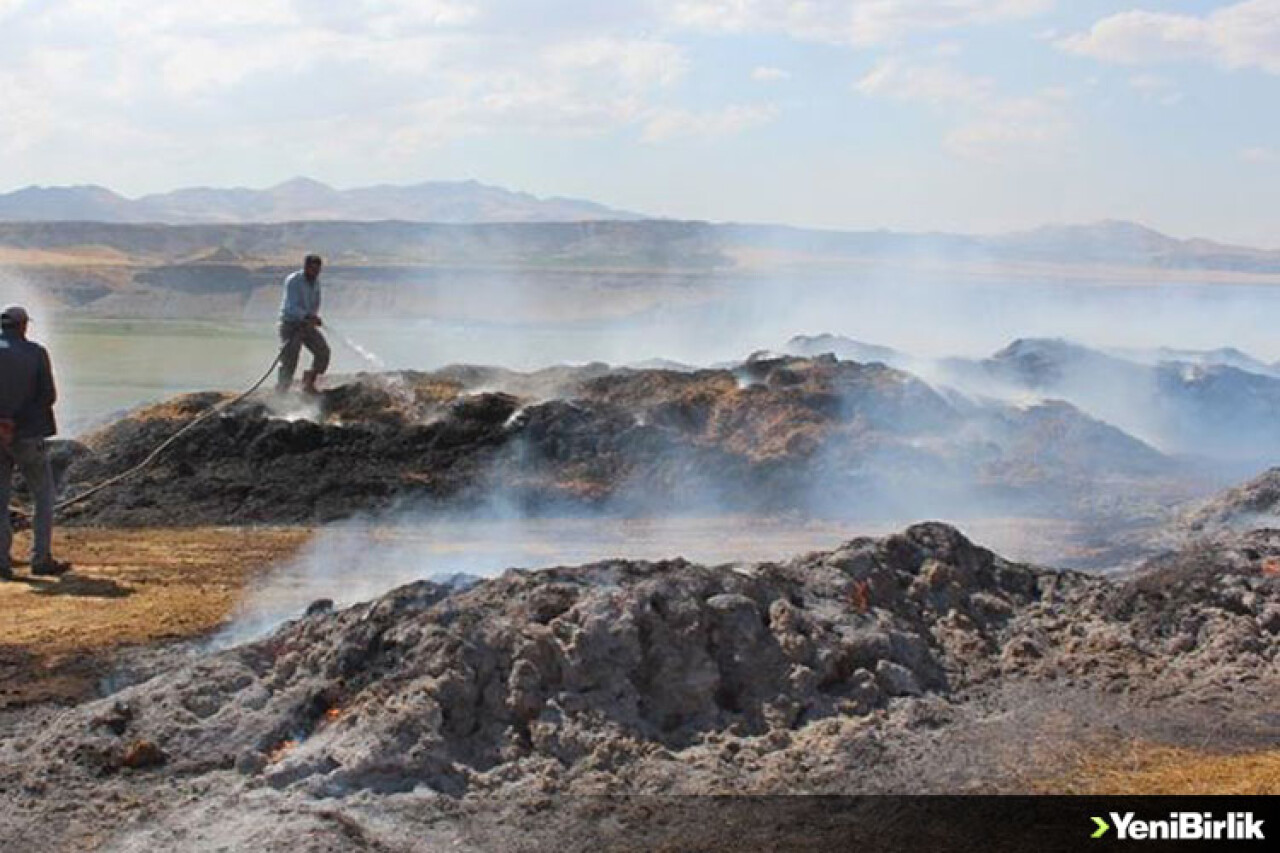 Siirt'te anız yangını 200 ton saman balyasını küle çevirdi