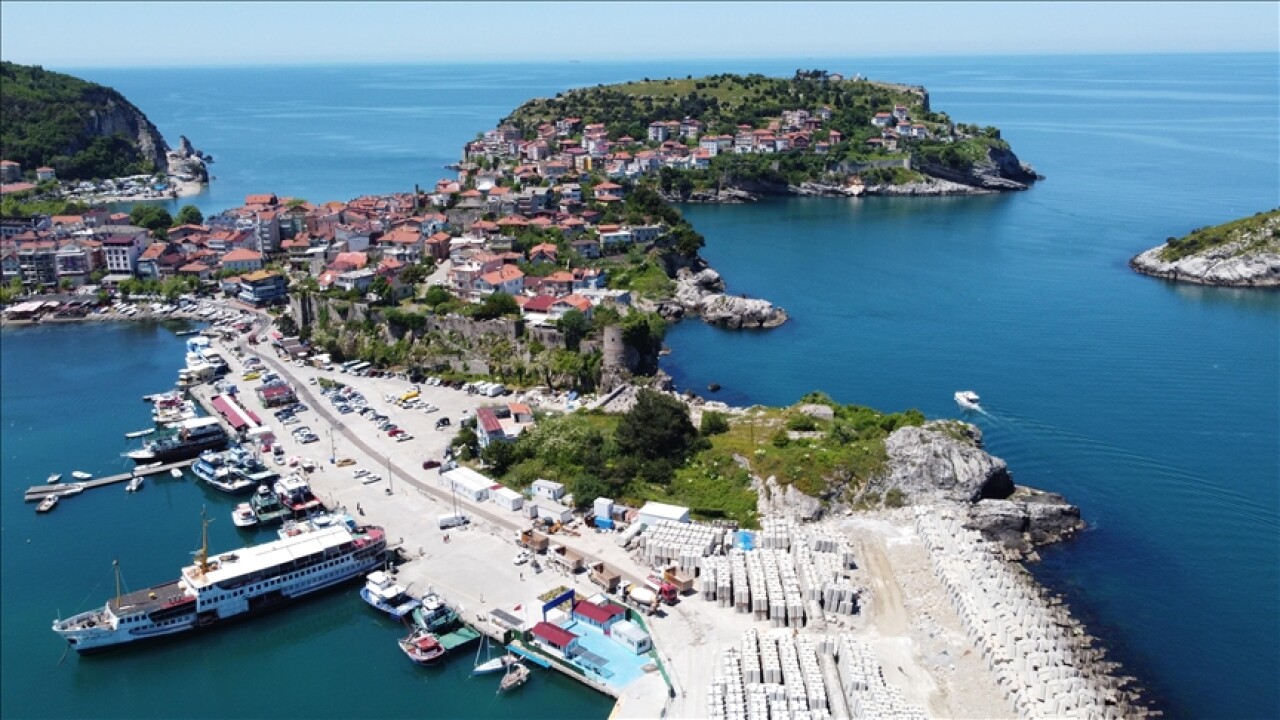 Turizm ilçesi Amasra 1 milyon ziyaretçi hedefini aştı