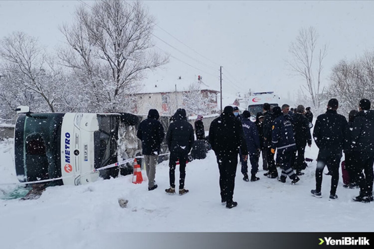 Çorum'da yolcu otobüsü devrildi