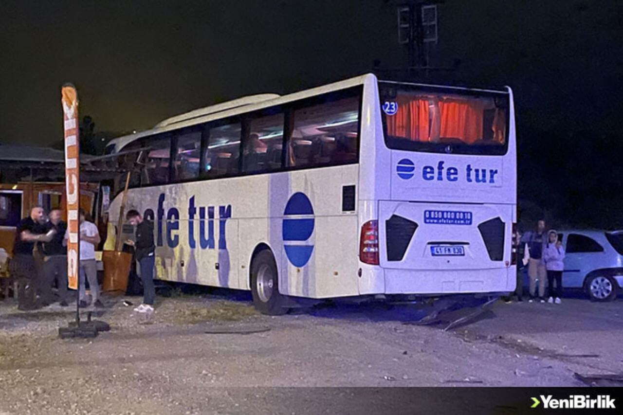 Zonguldak'ta yolcu otobüsü ile otomobilin çarpıştı