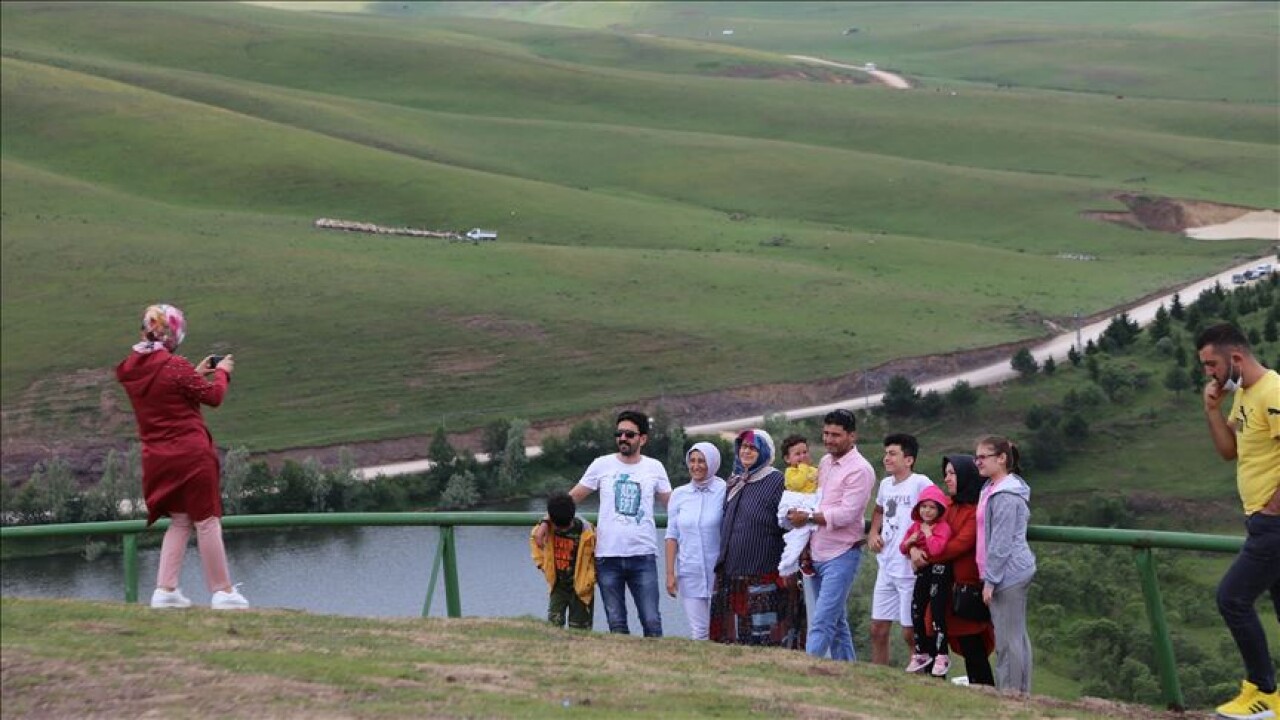 Menderesleriyle ünlü Perşembe Yaylası'na ziyaretçi akını