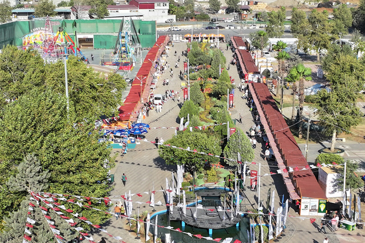 Geleneksel Ağustos Fuarı, Ziyaretçi Akınına Uğruyor