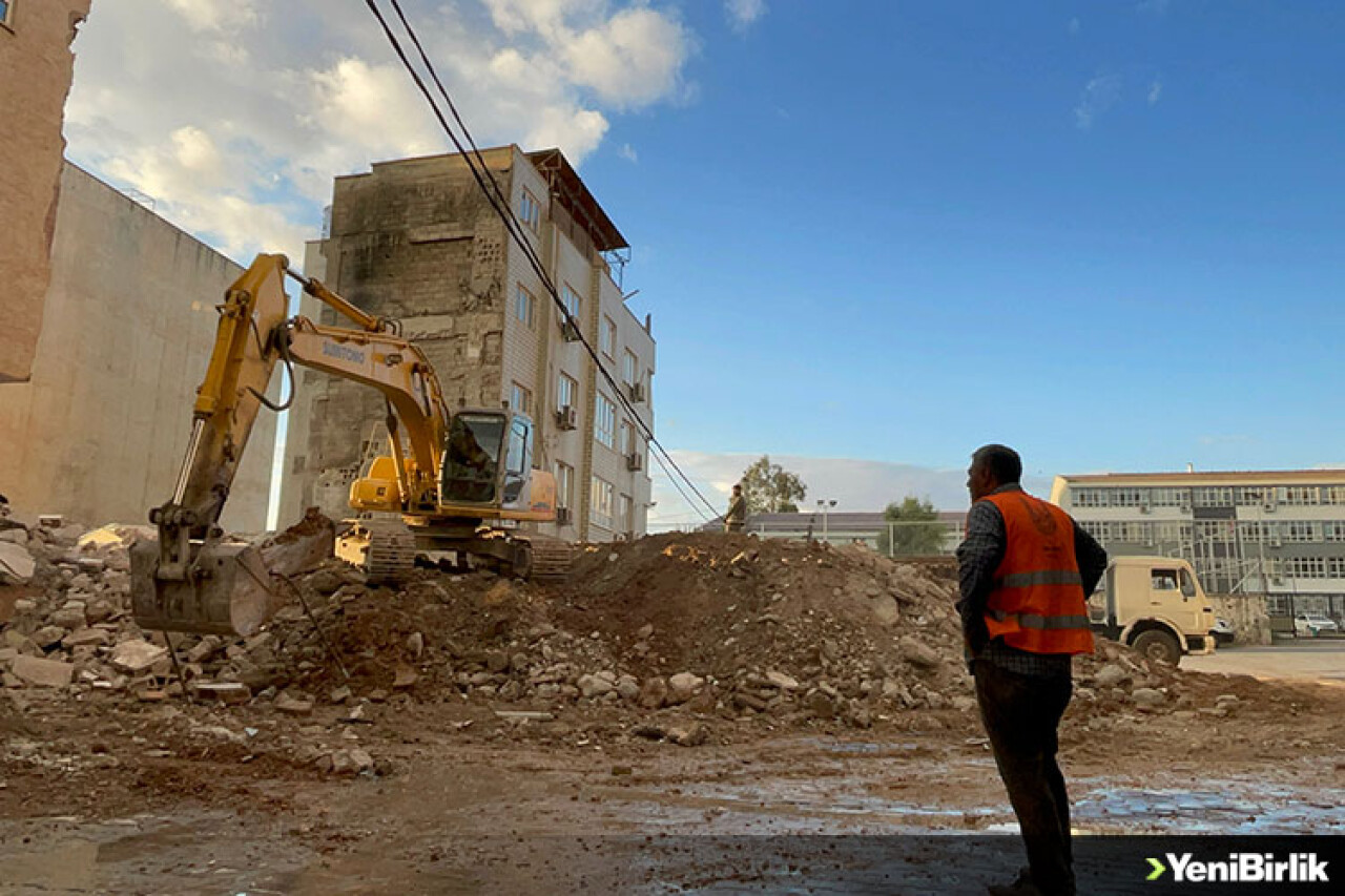 Şanlıurfa'da ağır hasarlı binaların yüzde 56'sının yıkımı tamamlandı