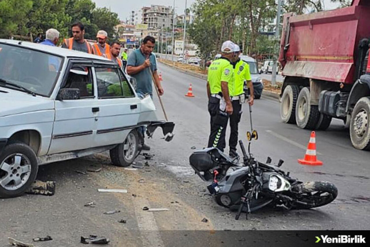 Mersin'de otomobille çarpışan motosikletin sürücüsü ağır yaralandı