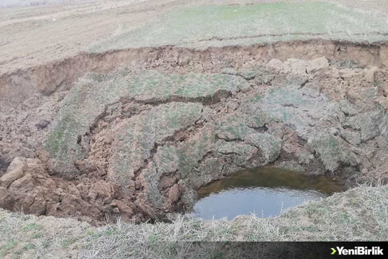 Sivas'ın Zara ilçesinde obruk oluştu