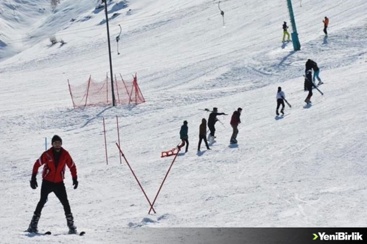 Bitlis El Aman Hanı Kayak Merkezi'nde hafta sonu yoğunluğu yaşandı