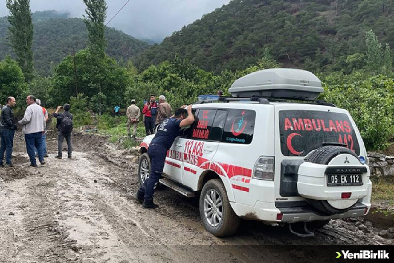 Amasya'da sel sularına kapılan 2 kişiden biri ölü bulundu