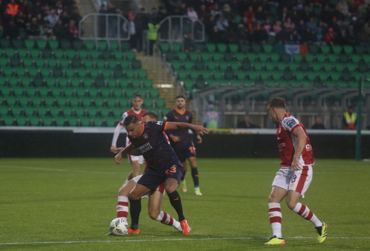 Başakşehir UEFA Konferans Ligi'nde tur umudunu rövanşa bıraktı