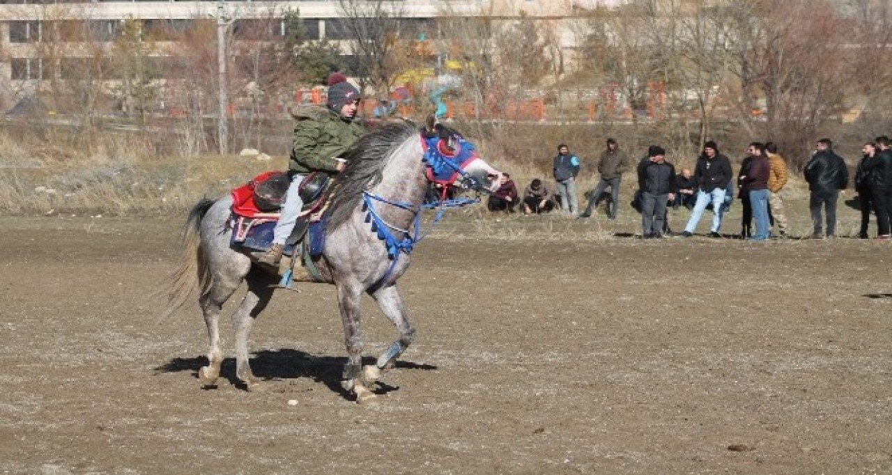 Bayburt'ta Cirit Sporu Yaşatılıyor