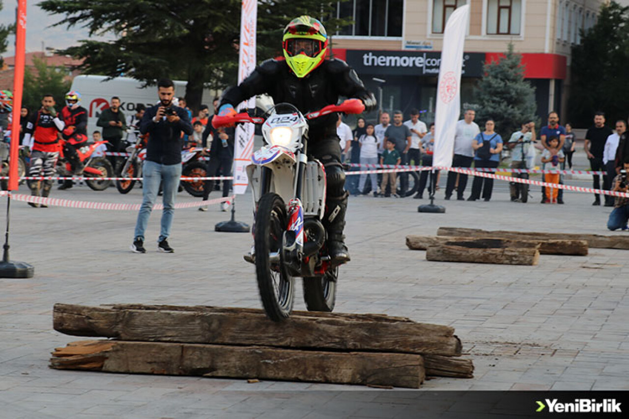 Erzincan'da Avrupa Spor Haftası'nda paten ve motocross gösterisi yapıldı