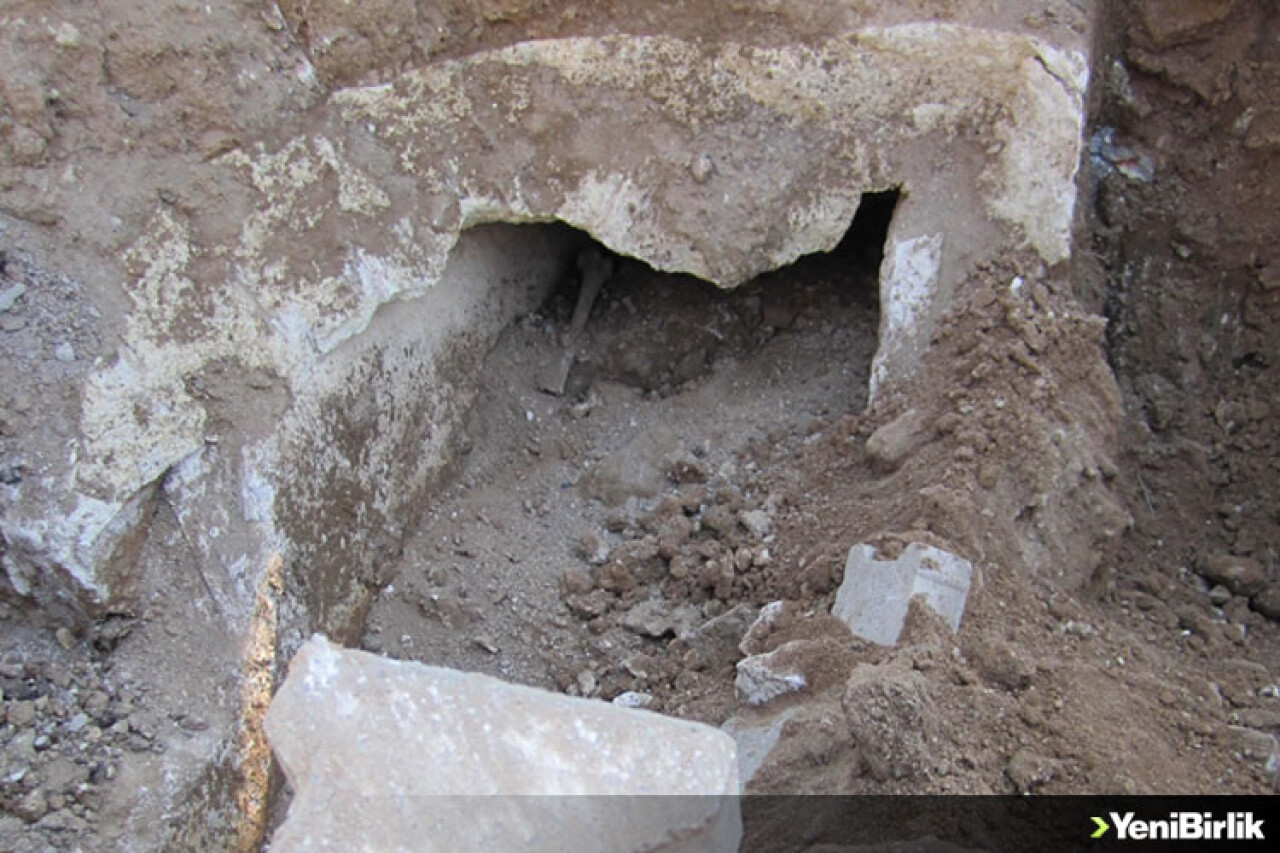 Denizli'de doğal gaz kazısında lahit bulundu