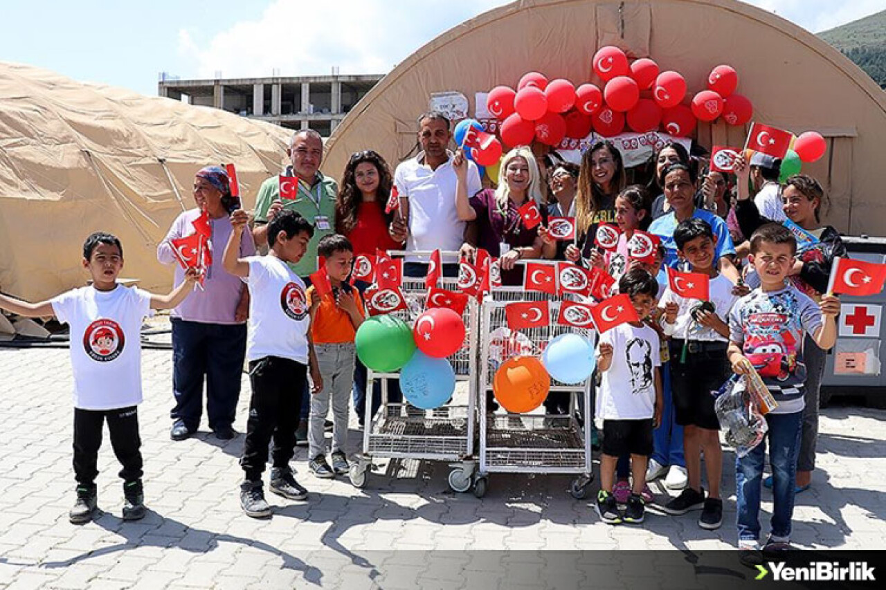 Hatay'da sahra hastanesinde tedavi gören çocuklara 23 Nisan etkinliği