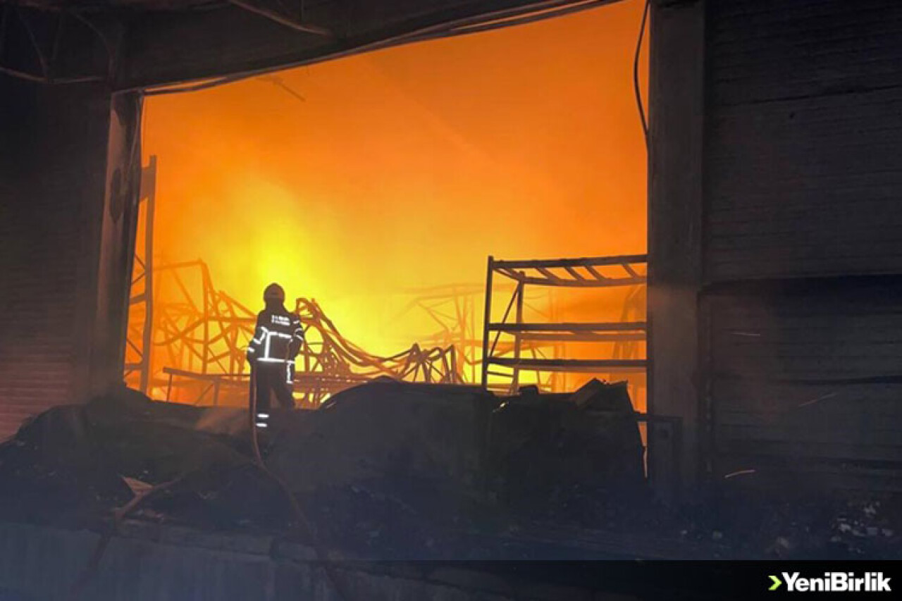 Samsun'da gıda ve kozmetik fabrikasında yangın çıktı