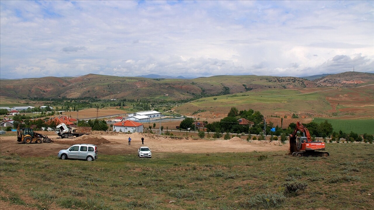 Sivas'ta köy muhtarının girişimiyle tersine göç için parsel dağıtılacak