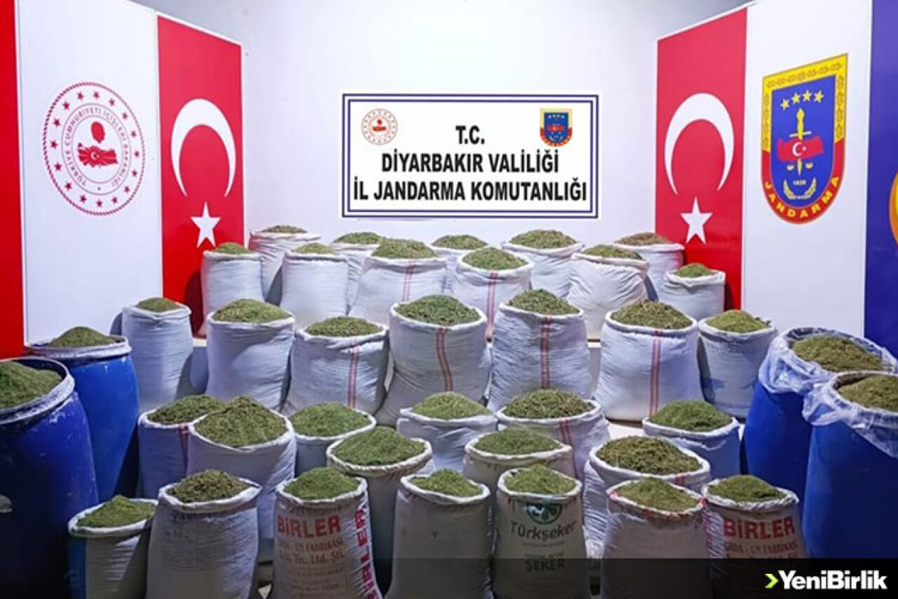 Diyarbakır'da 1 ton 319 kilogram esrar ele geçirildi