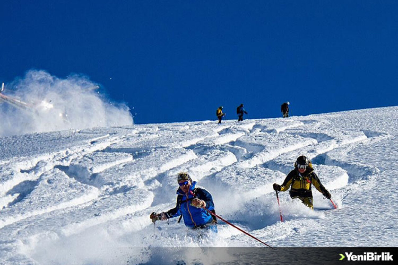 Kaçkar Dağları'nda 'heliski' heyecanı sürüyor