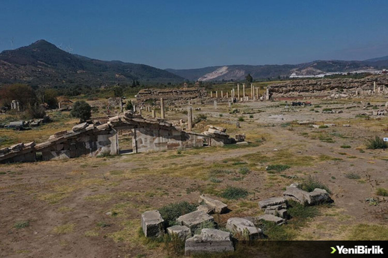 Magnesia'daki kazılarda Zeus Tapınağı'nın giriş kapısına ulaşıldı