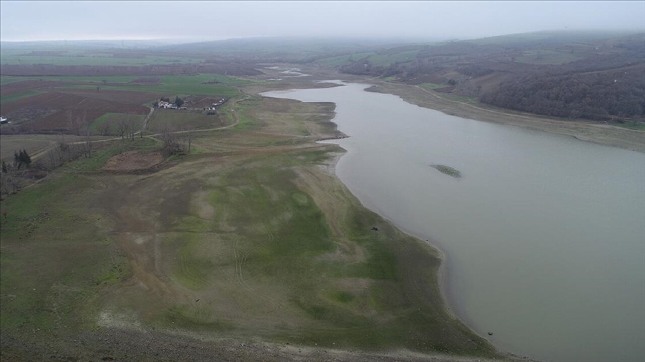 Tekirdağ'da Bıyıkali Göleti'nin su seviyesi kuraklığa bağlı düştü