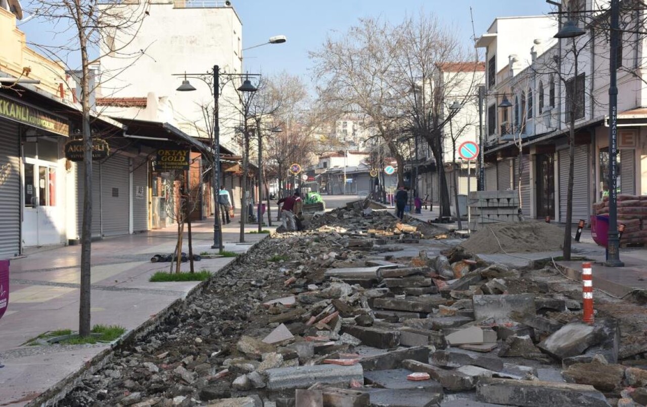 Esnaf istedi cadde genişletme çalışması başladı