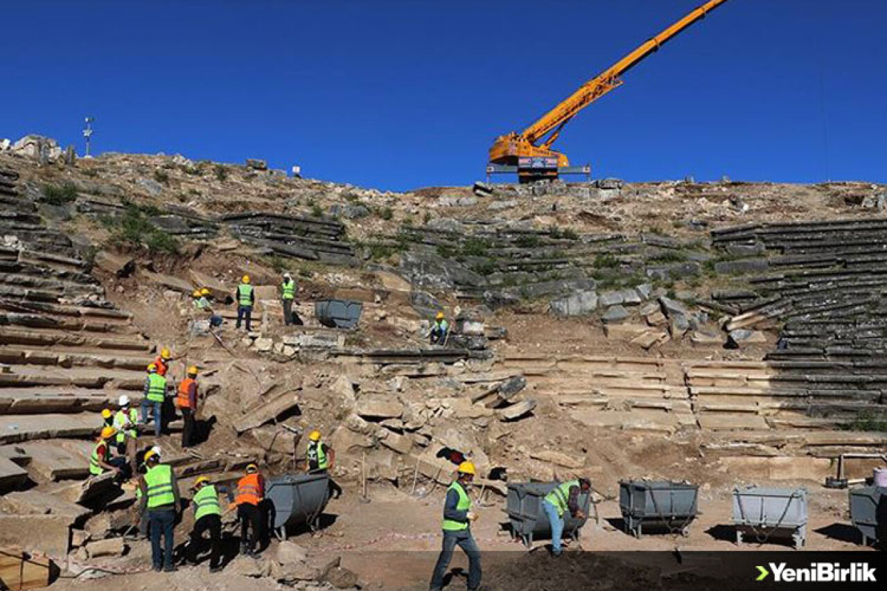 Arkeologlardan Aizanoi'nin tiyatro ve stadyumuna 'Antik Çağ' dokunuşu