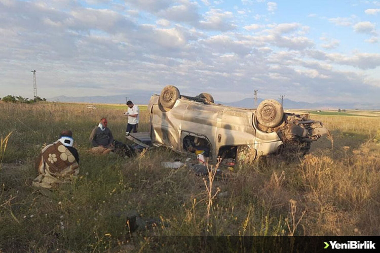 Nevşehir'de tarlaya devrilen araçtaki 1 kişi öldü, 4 kişi yaralandı