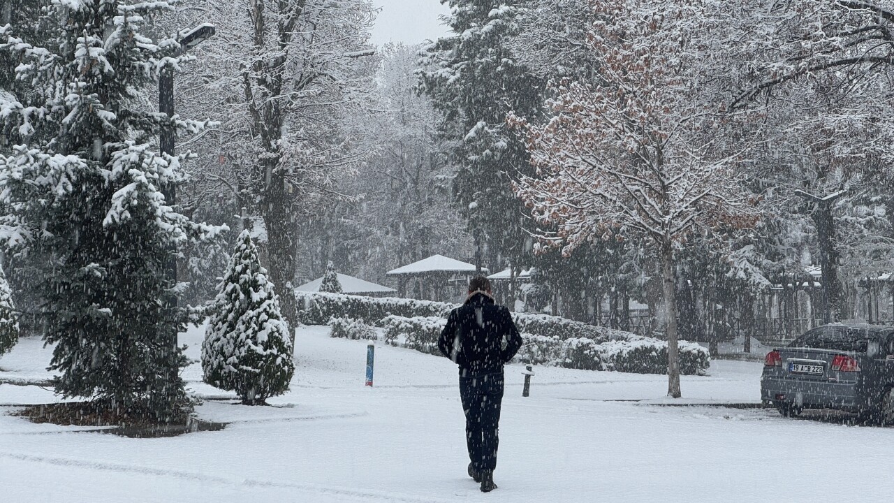 Çorum'da kar yağışı etkili oldu