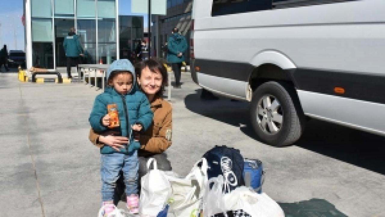 Ukrayna'dan Ayrılan Türkler, Ana Vatana Ulaşmaya Başladı