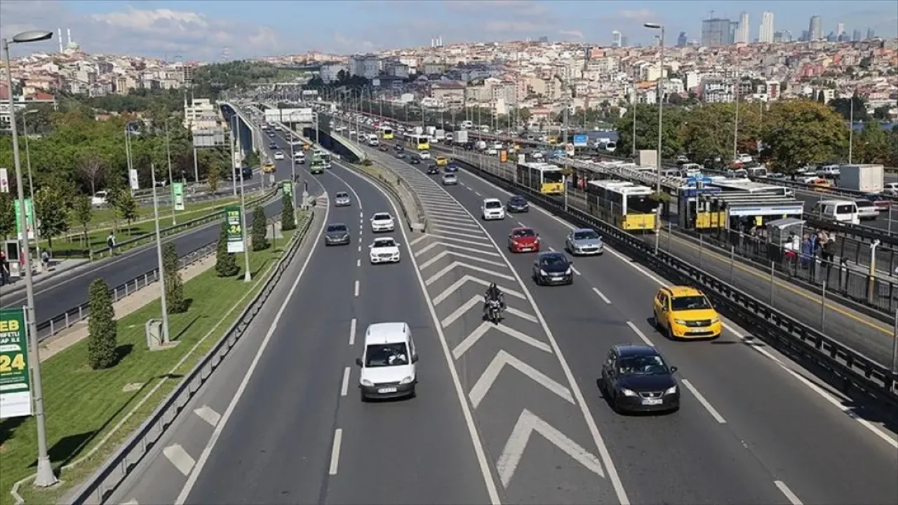 İstanbul'da canlı yol trafik yoğunluğu nasıl, Avrupa ve Anadolu Yakası'nda trafik ne durumda? 8