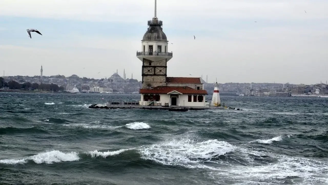 Stresli günlere hazır olun! Ağaçları yerinden sökecek lodos geliyor! 1