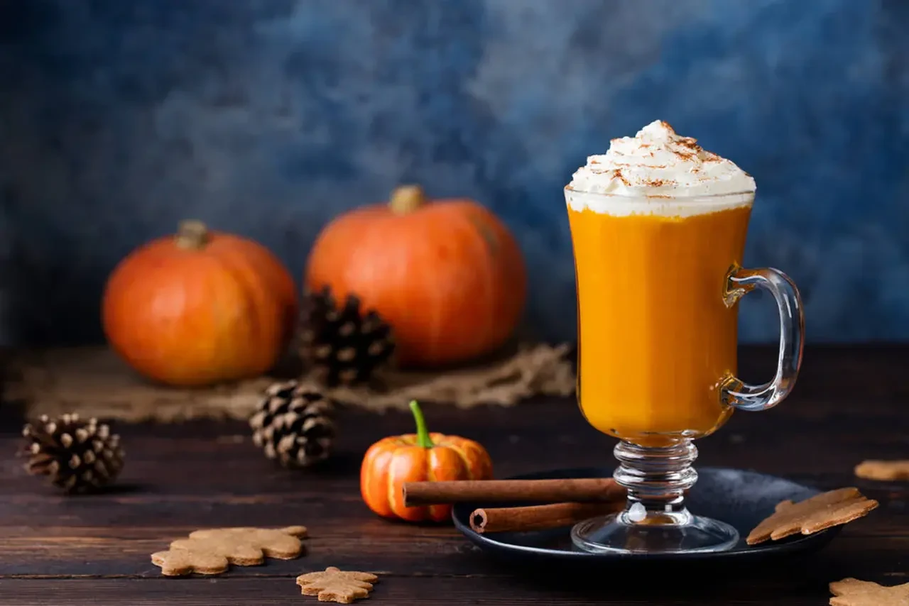 Dünya para harcamadan orjinal Pumpkin Spice Latte'yi (Balkabaklı Latte) evinizde daha ucuz ve orjinal tarifiyle deneyin! 6