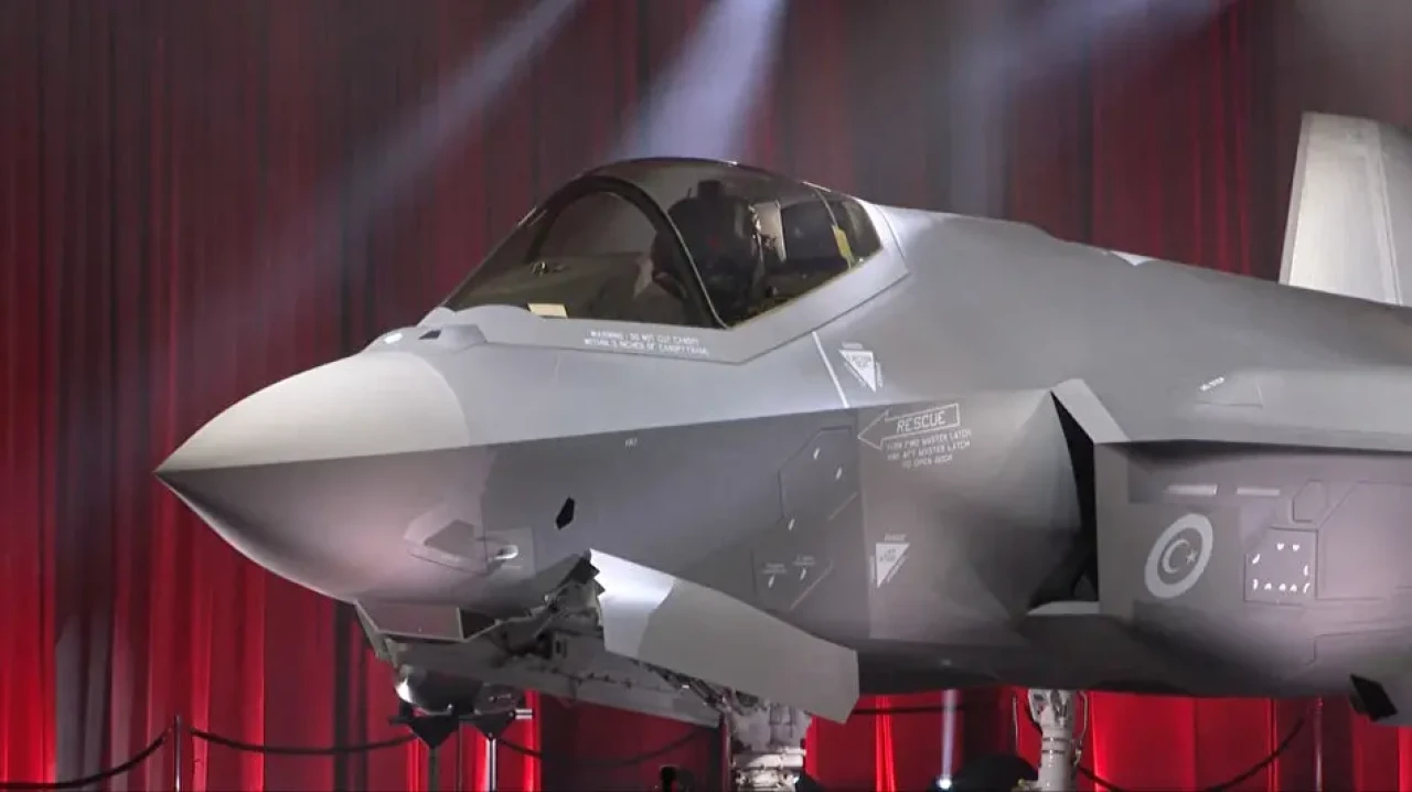 F-35’i Bıraktı, KAAN’a Yatırım Planlıyor! Türkiye’nin Jeti Dünya Sahnesinde 1