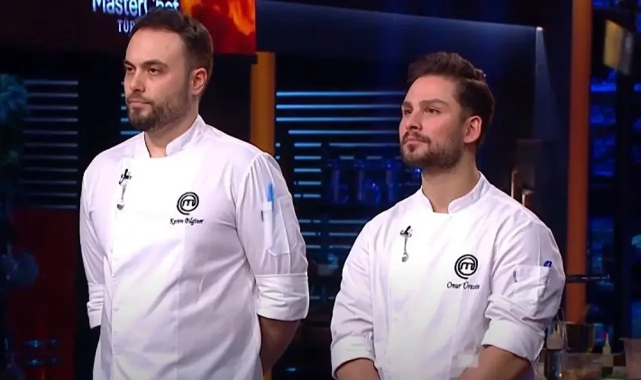 MasterChef’te Büyük Final! Onur Üresin Şampiyonluk Kupasını Kaldırdı! Canlı Yayındaki Büyük Final Nefes Kesti 5