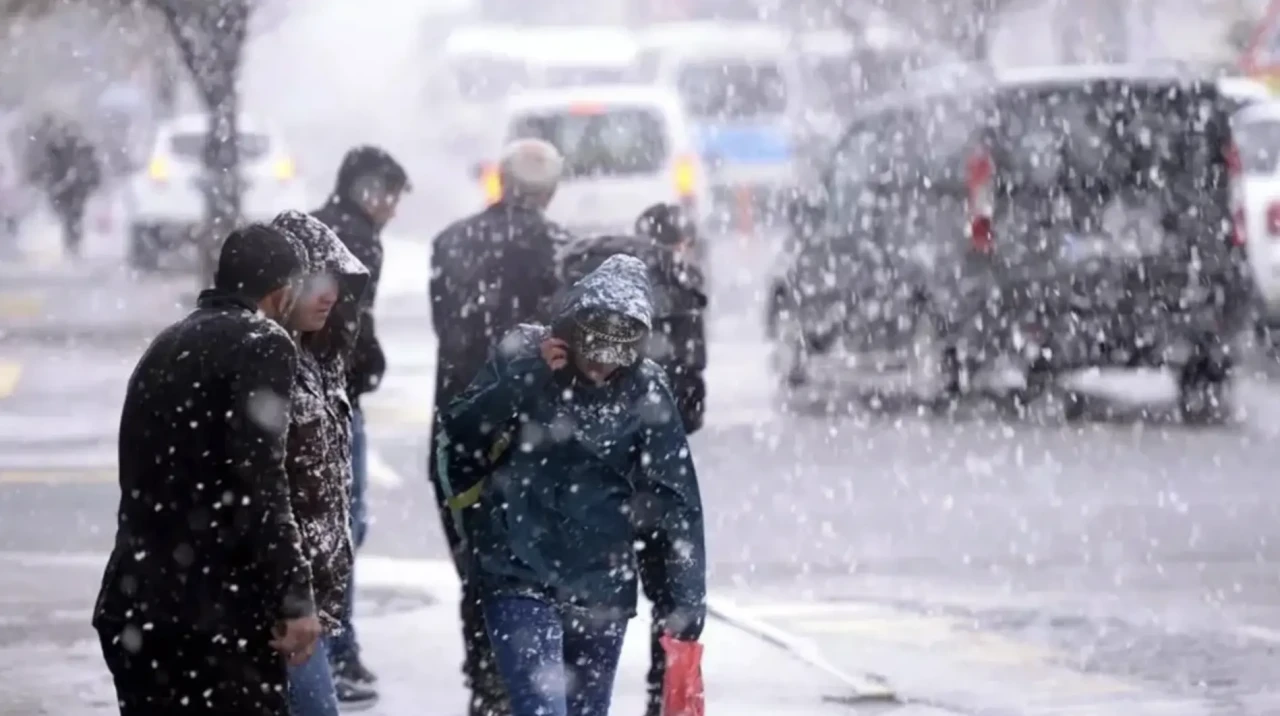 İstanbul için kar alarmı! Yoğun kar yağışı kapıya dayandı 6