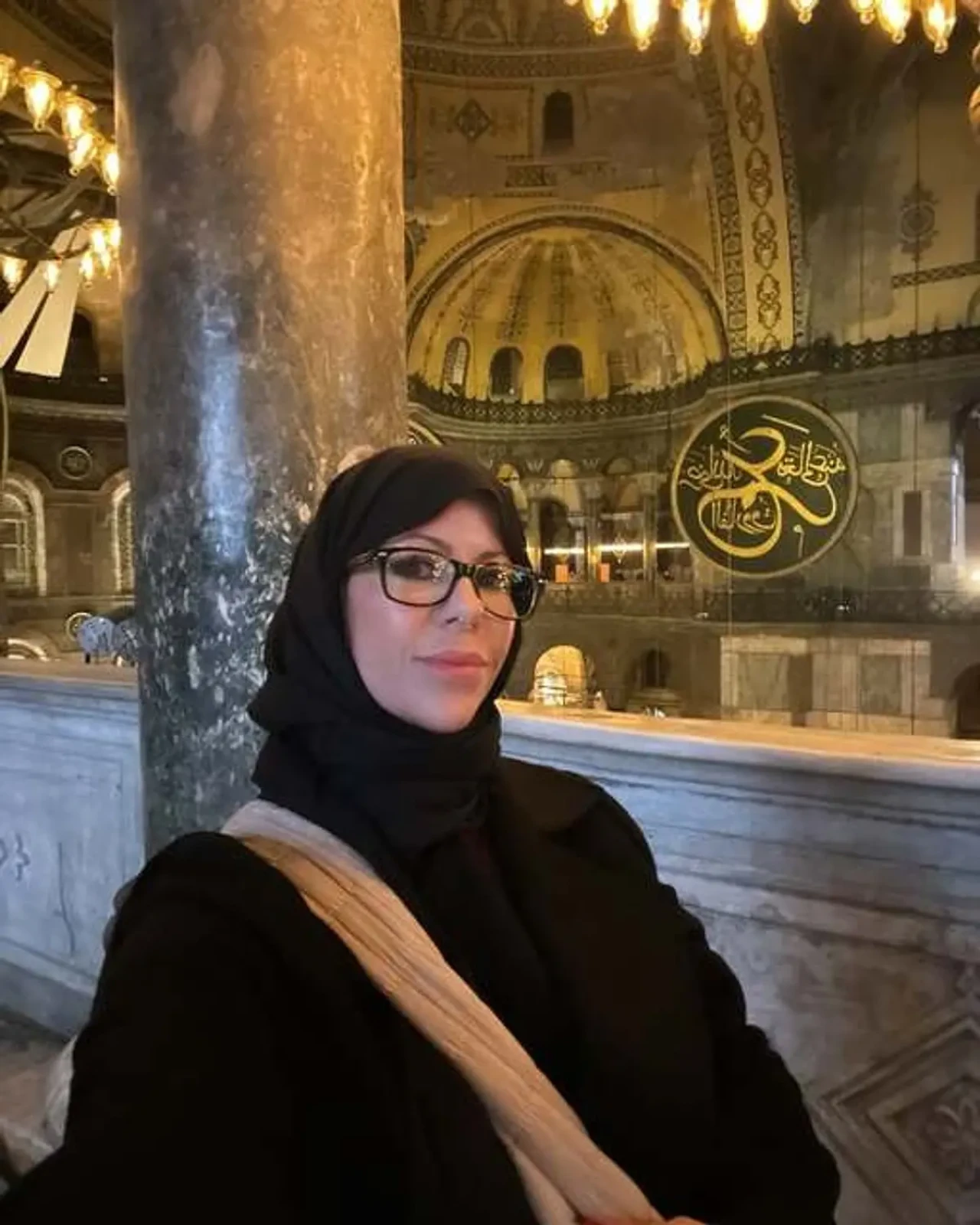 Yetişkin Film Yıldızı Alexis Fawx Ayasofya Camii’nde! Türkiye’nin Her Köşesine Hayran Kaldı! 4