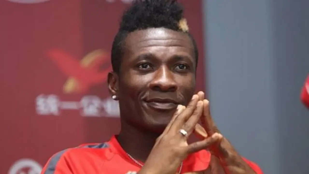 Asamoah Gyan, Milyonlarca Dolar Kazanırken Şimdi Bir Ay Yemek Parasıyla Hayatta Kalıyor! 6