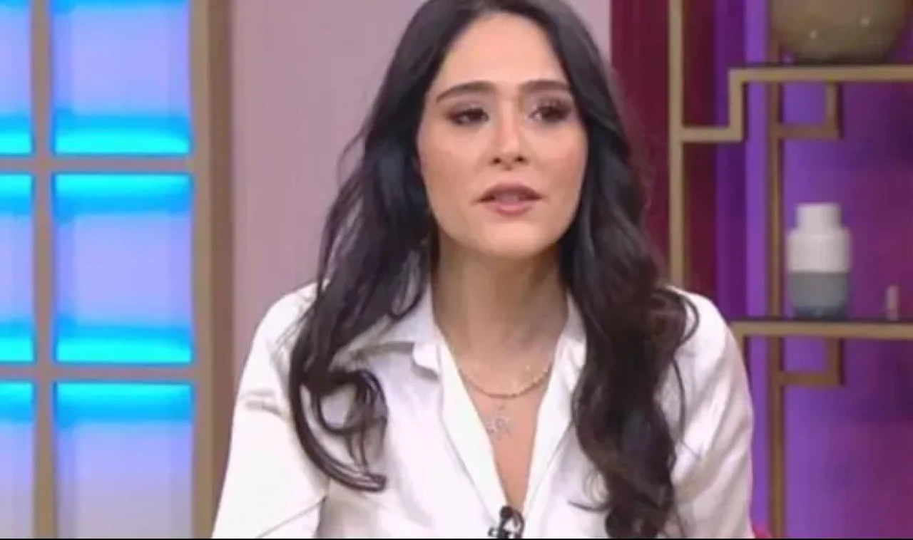 Gizem Tuncer’in Şaşırtan Değişimi! Siyah Mayosuyla Yılbaşı Dansı Olay Oldu 1