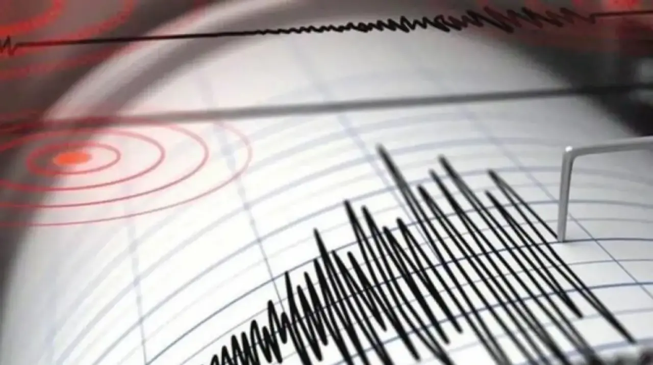 Antalya'da korkutan deprem! 4.0 ile sallandı