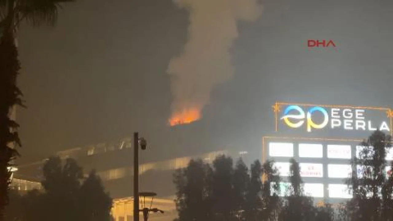 İzmir'deki Ege Perla AVM'de korkutan yangın! Yoğun dumanlar birçok yerden görülüyor!