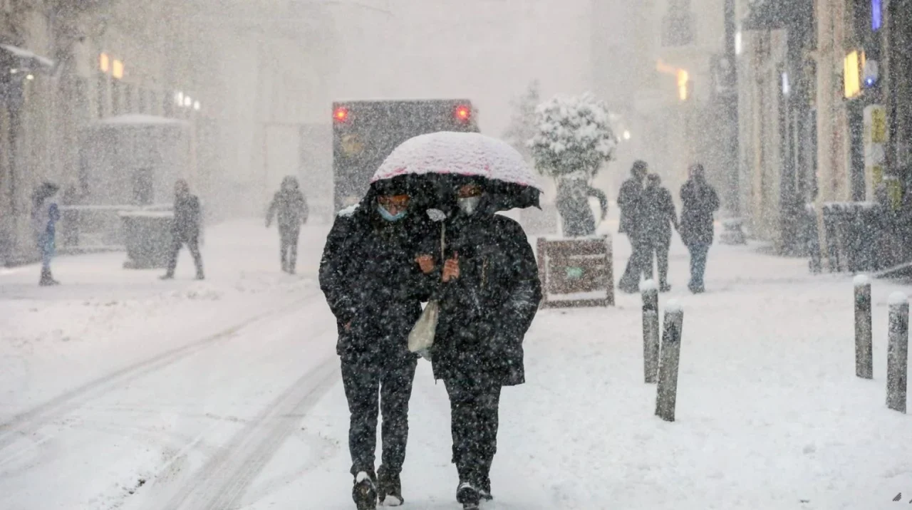 Meteoroloji'den sarı kodlu uyarı: Kar yağışı geliyor! Hafta sonu hava nasıl olacak? İşte 16-17 Kasım hava durumu