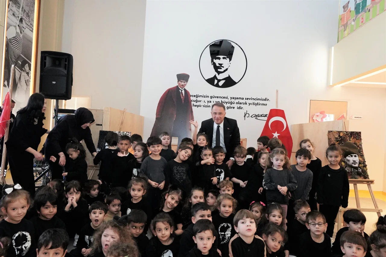 Beylikdüzü'nde Atatürk yeniden anılarak lokma dağıtıldı