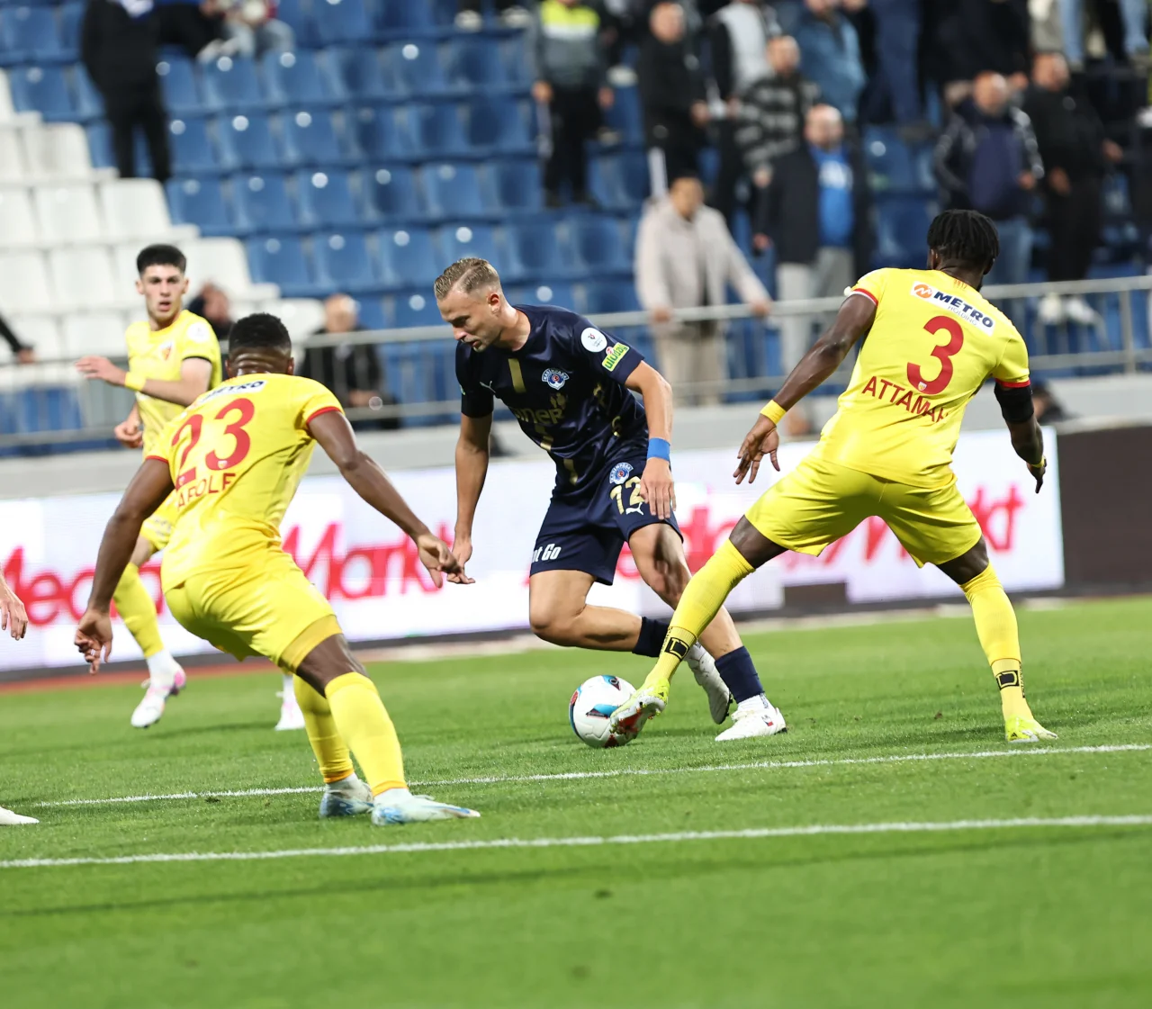 Kasımpaşa evinde yara aldı! Kasımpaşa, Kayserispor'a 2-1 mağlup oldu