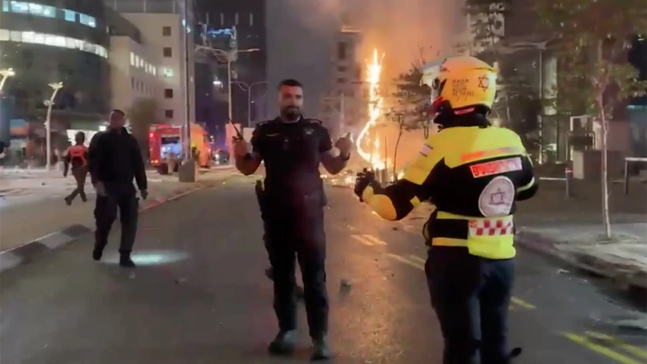 İsrail'in başkenti Tel Aviv'e füze saldırısı!