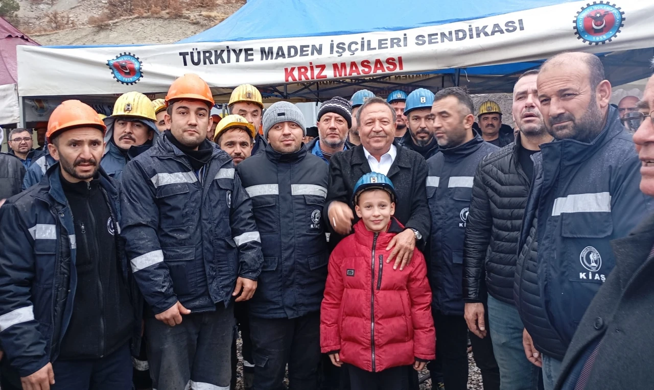 Ankara'da madencilerin özelleştirme protestosunda CHPli heyetten destek!